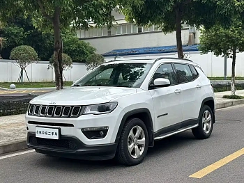 Compass 2019 220T Automatic Home Edition купить по цене 1 800 477 ₽  на сайте DeffCars