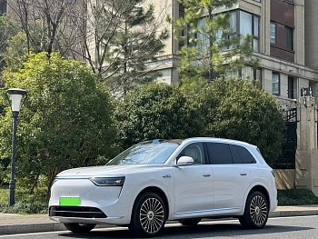 Wenjie M8 2025 extended range Ultra version 53.4kWh 6-seater version купить на сайте DeffCars