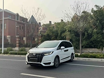 Alison 2022 2.0L e:HEV Deluxe Edition купить на сайте DeffCars