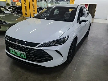 Qin PLUS 2025 DM-i Intelligent Driving Edition 55KM Leading Model купить по цене 1 971 661 ₽  на сайте DeffCars