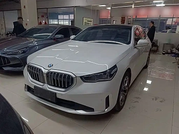 BMW 5 Series 2024 530Li Leading Luxury Package купить на сайте DeffCars
