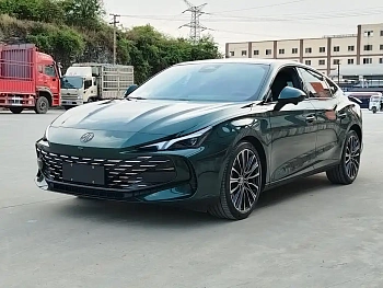 MG7 2023 2.0T Automatic Beauty Hunting Exclusive Edition купить на сайте DeffCars