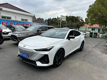 Changan UNI-V 2024 1.5T premium model купить на сайте DeffCars