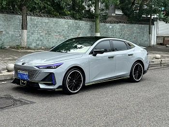 Changan UNI-V 2023 1.5T Sports Edition купить по цене 2 068 005 ₽  на сайте DeffCars