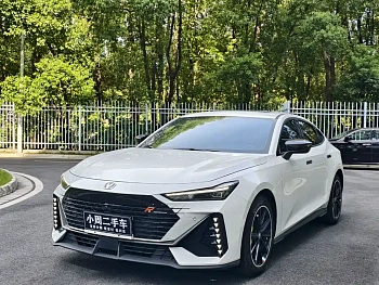 Changan UNI-V 2023 1.5T Exclusive Model купить по цене 2 132 497 ₽  на сайте DeffCars