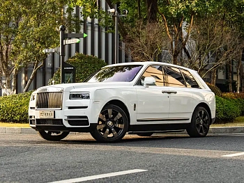 Cullinan 2018 five-seater version купить на сайте DeffCars