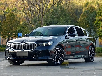 BMW 5 Series 2024 530Li Leading M Sports Package купить на сайте DeffCars