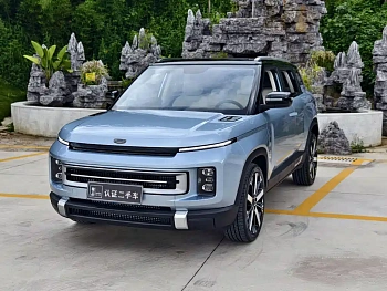 Geely ICON 2023 1.5TD Chocolate Sour Edition купить по цене 2 076 074 ₽  на сайте DeffCars