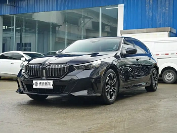 BMW 5 Series 2024 530Li Leading M Sports Package купить на сайте DeffCars