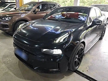 Lynk & Co 03 2021 model 2.0TD automatic power champion version купить по цене 2 171 121 ₽  на сайте DeffCars