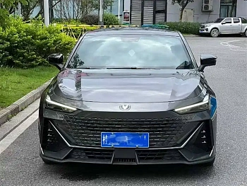 Changan UNI-V 2023 1.5T Premium Model купить по цене 2 000 300 ₽  на сайте DeffCars