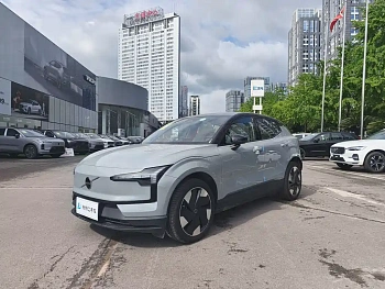 Volvo EX30 2025 rear drive long range version Plus купить на сайте DeffCars
