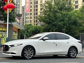 Mazda 3 Anksela 2021 2.0L Automatic Elegant Edition купить по цене 2 107 265 ₽  на сайте DeffCars