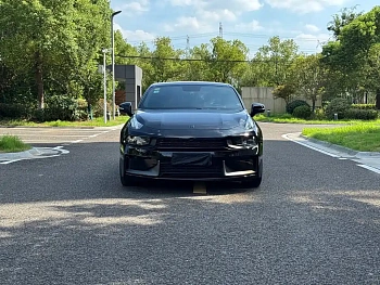 Lynk & Co 03 2021 model 2.0TD automatic power Plus купить по цене 2 153 063 ₽  на сайте DeffCars