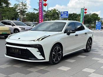 Lynk & Co 03 2023 model 1.5TD DCT Plus купить по цене 2 262 563 ₽  на сайте DeffCars