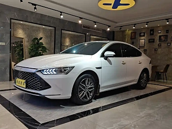 Qin PLUS 2021 DM-i 120KM Premium купить по цене 1 971 661 ₽  на сайте DeffCars