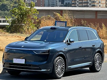 Wenjie M8 2025 extended range Ultra version 53.4kWh 5-seater version купить на сайте DeffCars