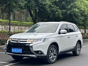 Outlander 2018 2.4L four-wheel drive luxury version 7 seats купить на сайте DeffCars
