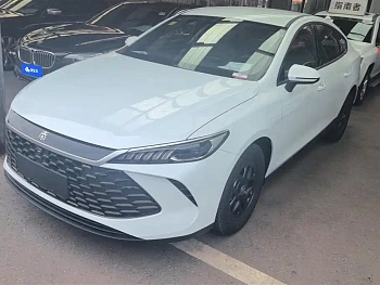 Qin PLUS 2025 DM-i Intelligent Driving Edition 55KM Leading Model купить по цене 1 930 420 ₽  на сайте DeffCars