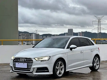 Audi A3 2019 Sportback 35 TFSI Fashionable China VI купить по цене 2 106 016 ₽  на сайте DeffCars