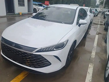 Qin PLUS 2025 DM-i Intelligent Driving Edition 55KM Leading Model купить по цене 1 971 661 ₽  на сайте DeffCars