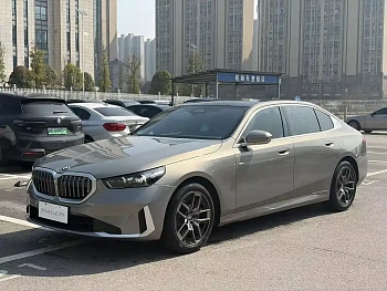 BMW 5 Series 2024 530Li Leading Luxury Package купить на сайте DeffCars