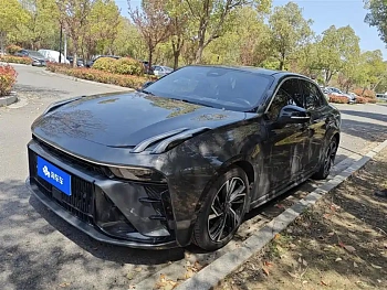 Lynk & Co 03 2023 model 1.5TD DCT Power Pro купить по цене 2 462 115 ₽  на сайте DeffCars