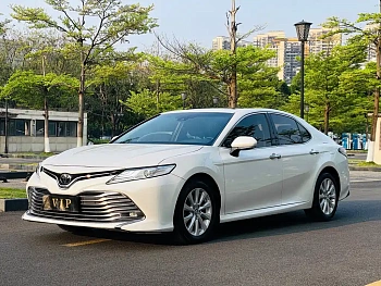Camry 2018 2.0G Deluxe Edition купить на сайте DeffCars