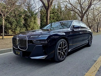 BMW 7 Series 2023 735Li M Sports Package купить на сайте DeffCars