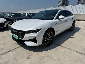 Lantu Zhuiguang 2024 PHEV four-wheel drive ultra-long battery life flagship version купить по цене 3 905 529 ₽  на сайте DeffCars