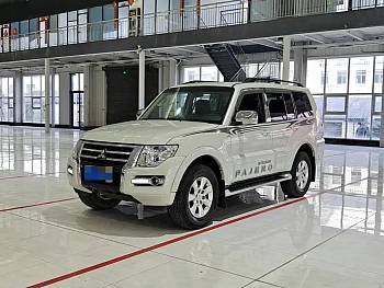 Pajero imported 2018 3.0L automatic standard version купить на сайте DeffCars