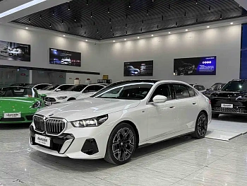 BMW 5 Series 2025 530Li Exclusive M Sports Package купить на сайте DeffCars