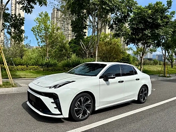 Lynk & Co 03 2023 model 1.5TD DCT Power Pro купить по цене 2 271 471 ₽  на сайте DeffCars