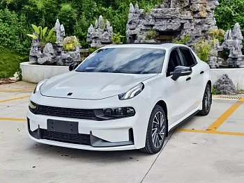 Lynk & Co 03 2021 model 2.0TD automatic power Plus купить по цене 2 227 702 ₽  на сайте DeffCars