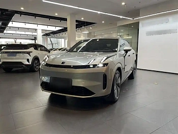 Lynk & Co 08 2023 model 120km long battery life Halo купить по цене 3 873 458 ₽  на сайте DeffCars