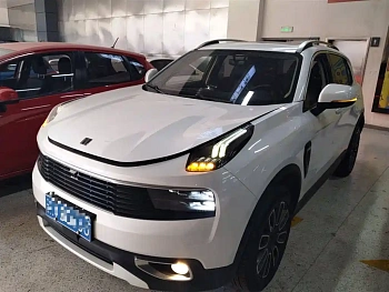 Lynk & Co 01 2020 2.0T Two-wheel drive pure Pro version Guo VI купить по цене 2 467 313 ₽  на сайте DeffCars