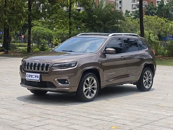 Free Light 2019 2.0T four-wheel drive all-round version Guo V купить по цене 2 466 425 ₽  на сайте DeffCars