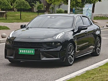 Lynk & Co 03 2021 1.5TD DCT Champion Edition купить по цене 1 766 980 ₽  на сайте DeffCars