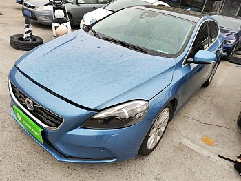 Volvo V40 2015 1.6T Zhiya Edition купить на сайте DeffCars