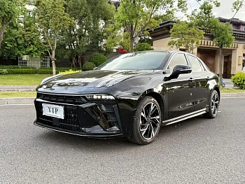 Lynk & Co 03 2023 model 1.5TD DCT Plus купить по цене 2 014 554 ₽  на сайте DeffCars