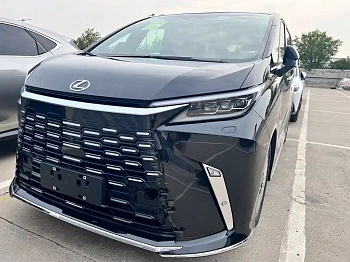 Lexus LM 2023 model 350h Seven-Seater Junya Edition купить на сайте DeffCars