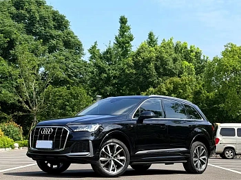 Audi Q7 2021 55 TFSI quattro S line sports version купить на сайте DeffCars