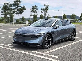 Zekr 007 2025 rear drive smart driving version 75kWh купить по цене 3 833 500 ₽  на сайте DeffCars