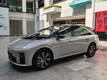 Ideal i8 2025 Standard Edition купить на сайте DeffCars