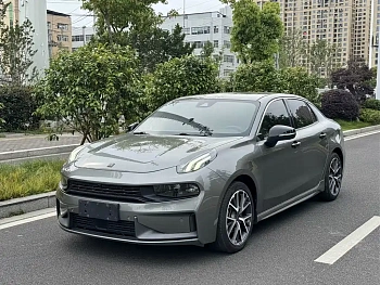 Lynk & Co 03 2021 model 2.0TD Automatic Power Pro купить по цене 2 107 316 ₽  на сайте DeffCars