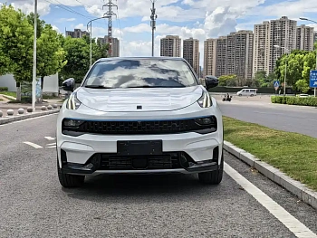 Lynk & Co 05 2020 model 2.0TD Two-wheel drive Halo купить по цене 2 128 985 ₽  на сайте DeffCars