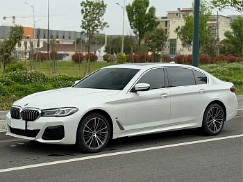 BMW 5 Series 2023 530Li Leading M Sports Package купить на сайте DeffCars