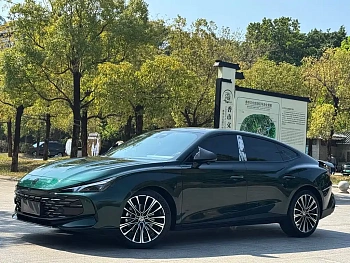 MG7 2023 2.0T Automatic Beauty Hunting Luxury Edition купить на сайте DeffCars