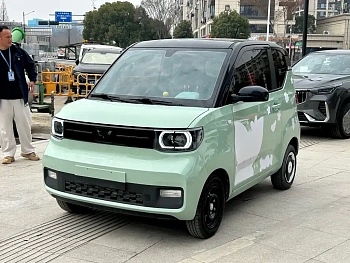 Hongguang MINIEV 2021 Macaron Sandwich Model 170km Lithium Iron Phosphate купить на сайте DeffCars