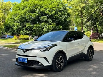 Toyota C-HR 2018 2.0L Luxury Edition National V купить на сайте DeffCars